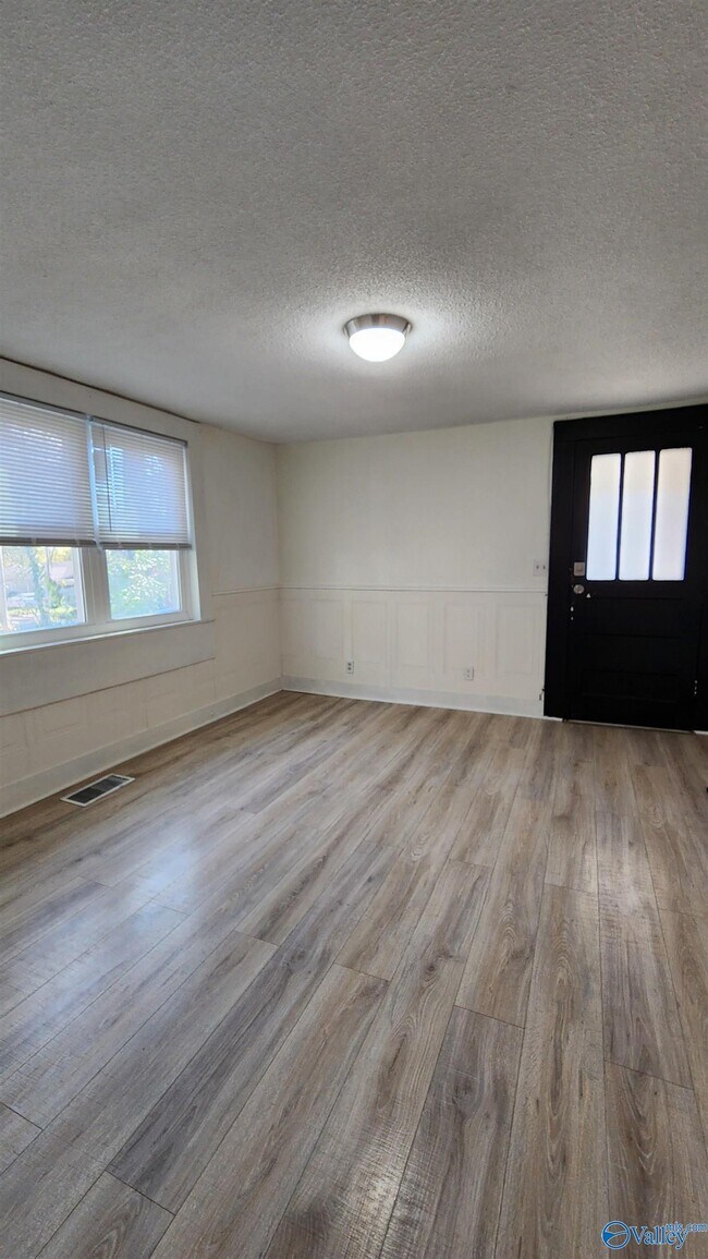 Building Photo - 1321 Ann St NW