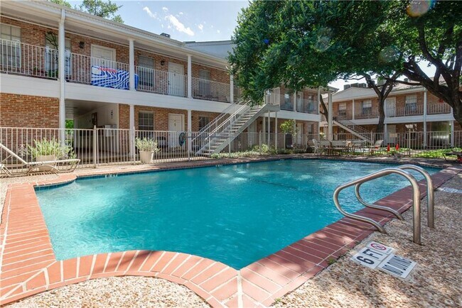 Building Photo - 1240 Barton Hills Dr