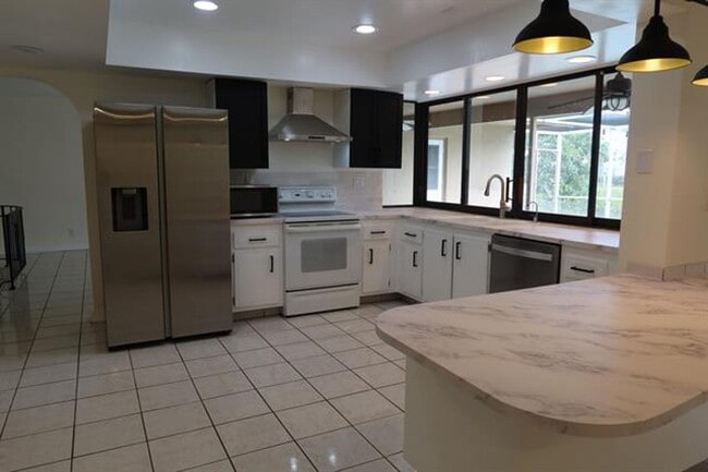 Building Photo - 9220 SW 56th St