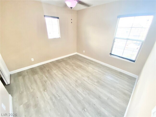 Building Photo - 1060 Paradise Coach Dr