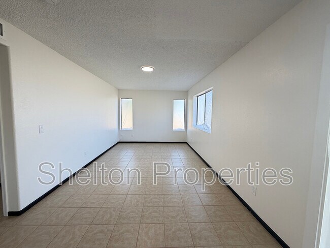 Building Photo - 5239 N 78th Dr