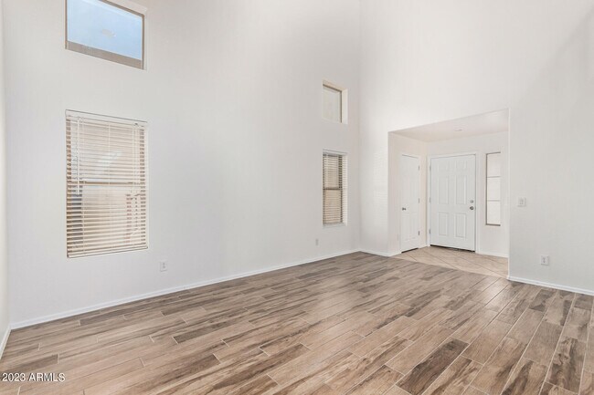 Building Photo - 2521 W Desert Spring Way