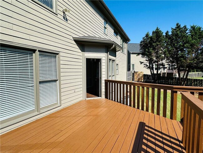 Building Photo - 2020 Bentwood Ct