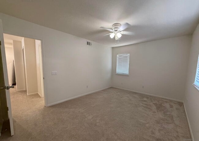 Building Photo - 5006 Palmera Dr