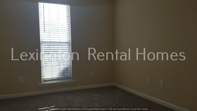 Building Photo - 142 Savannah Hills Dr