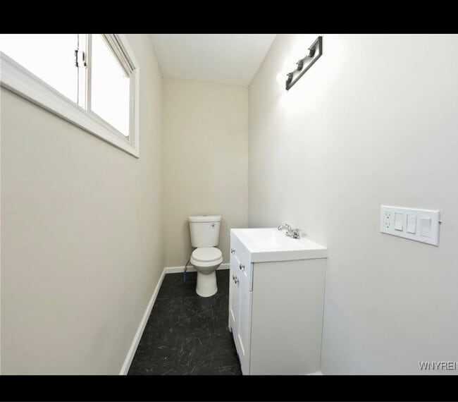 Building Photo - 275 Genesee St