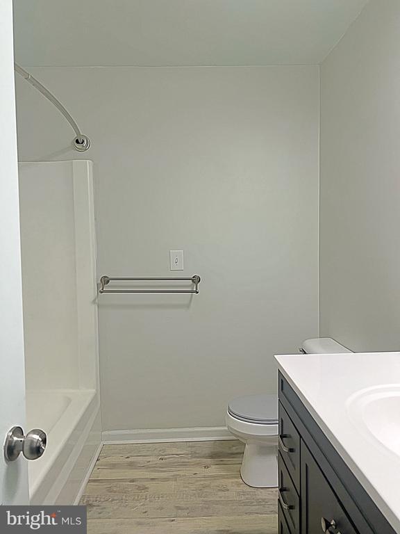 Building Photo - 17447 Pelham View Dr