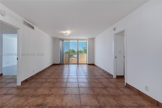 Building Photo - 3180 S Ocean Dr