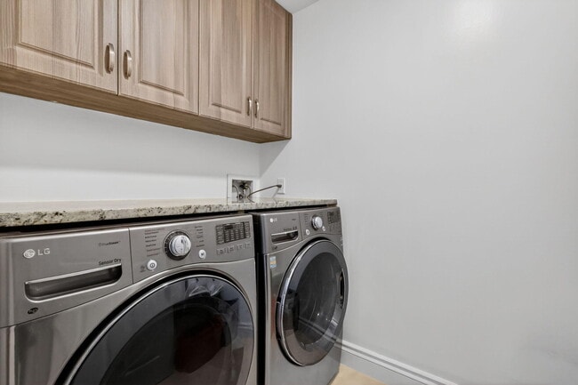 Building Photo - 700 E Boynton Beach Blvd