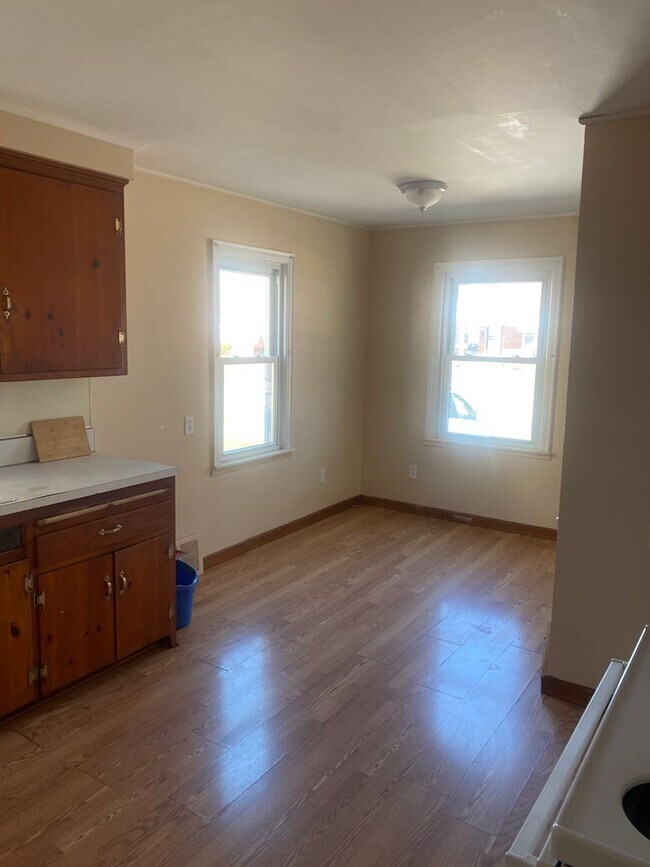 Building Photo - Three bedroom 1 bath bungalow with finished basement and 2 car garage