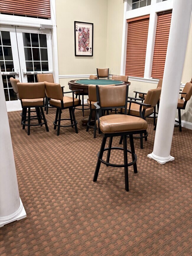 Building Photo - 950 Nathaniel Trail