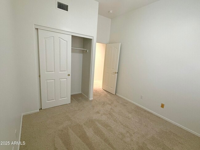 Building Photo - 4208 E Hamblin Dr