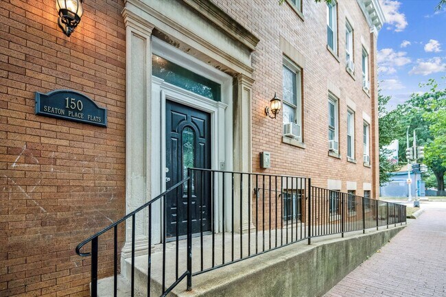 Building Photo - 150 Seaton Pl NW