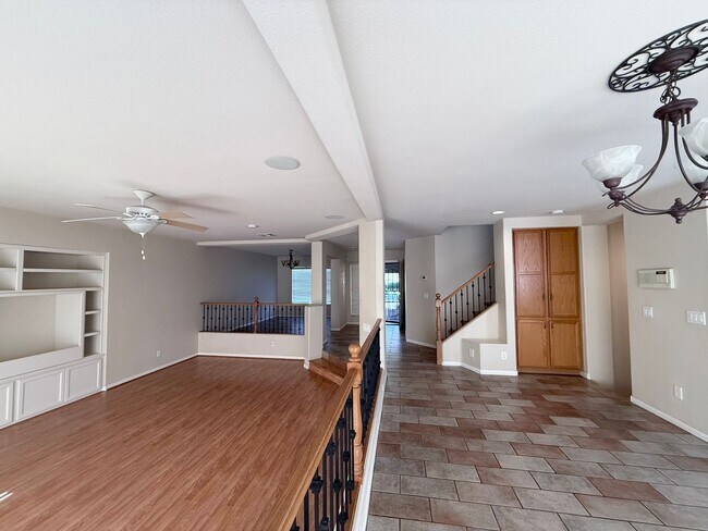 Building Photo - Well-Maintained 2-Story Home with Function...