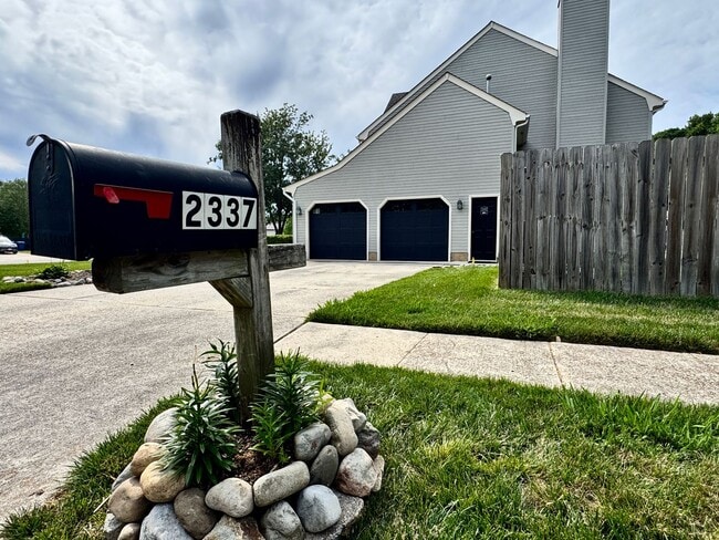 Building Photo - Available 07-01-26! 2-Car Attached Garage - Pet Friendly w/Restrictions - Fenced Yard on a HUGE C...
