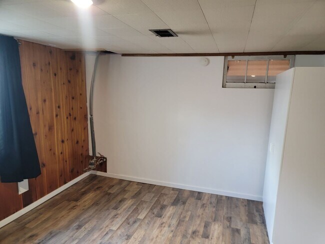 Building Photo - Beautiful 3-Bedroom Home - EV Charger - Pet Friendly