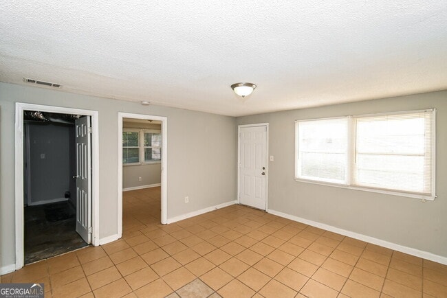 Building Photo - 3990 Rutgers Dr SW