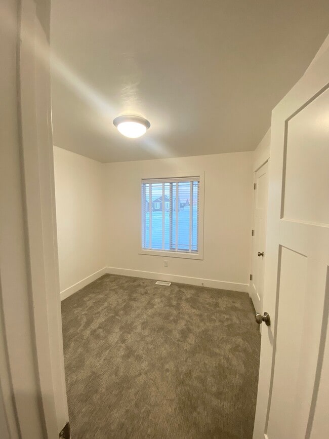 Building Photo - 3773 Ventura Ave