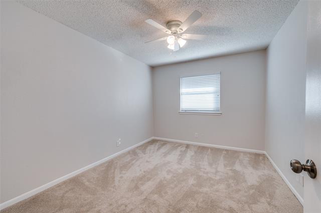 Building Photo - 1902 Green Meadow Ct