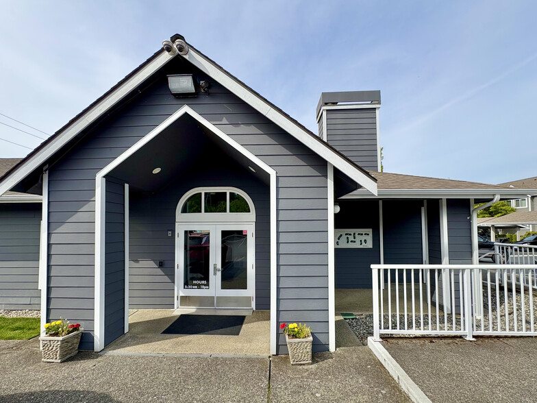 Clubhouse - 12510 109th Ct NE