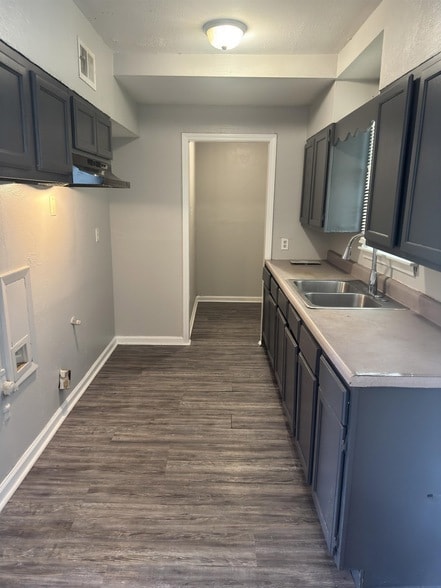 Building Photo - 4742 Violet Ave