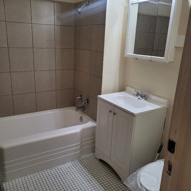 Building Photo - 4319 S Michigan Ave