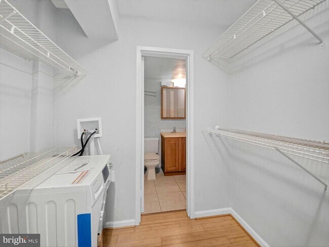 Building Photo - 1801 Clydesdale Pl NW