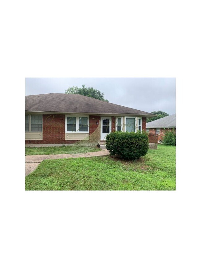 Building Photo - 3 BEDROOM IN BLUE SPRINGS!!!
