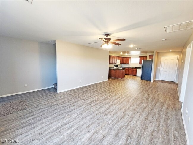 Building Photo - 200 S Mount Charleston Dr E