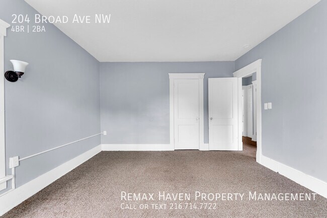Building Photo - 204 Broad Ave NW