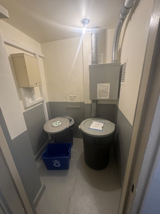 Building Photo - 3901 Tunlaw Rd NW