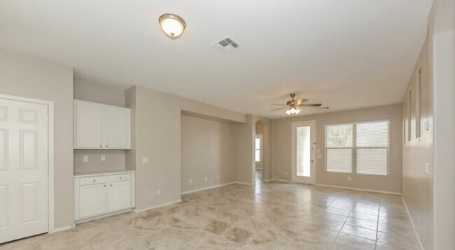 Building Photo - 4505 W Pleasant Ln