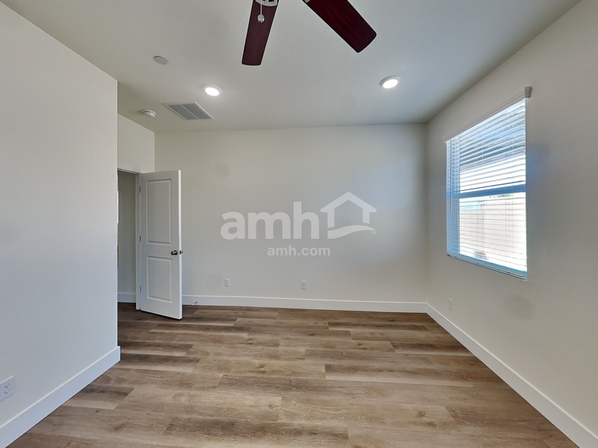 Building Photo - 494 Silverbell Fls Pl