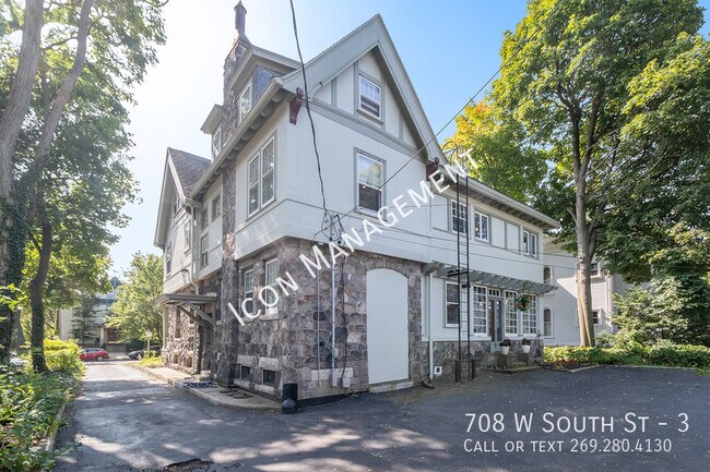 Building Photo - 708 W South St