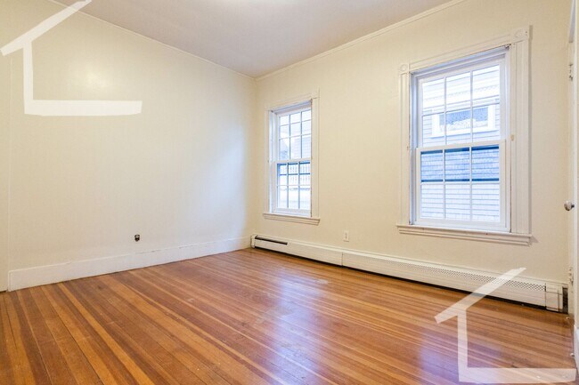 Building Photo - Coolidge Corner Area of Brookline, Free Wa...