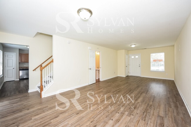 Building Photo - Spacious 4BR 2.5BA Home