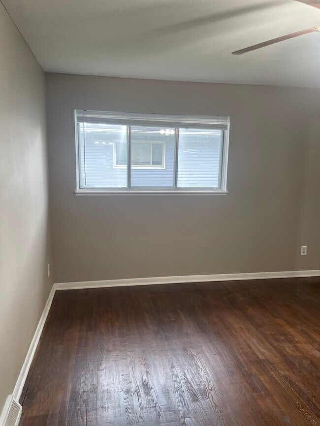 Building Photo - 16222 Howe Rd