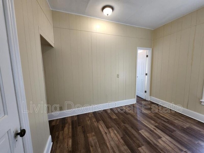 Building Photo - 15 Jackson Ave