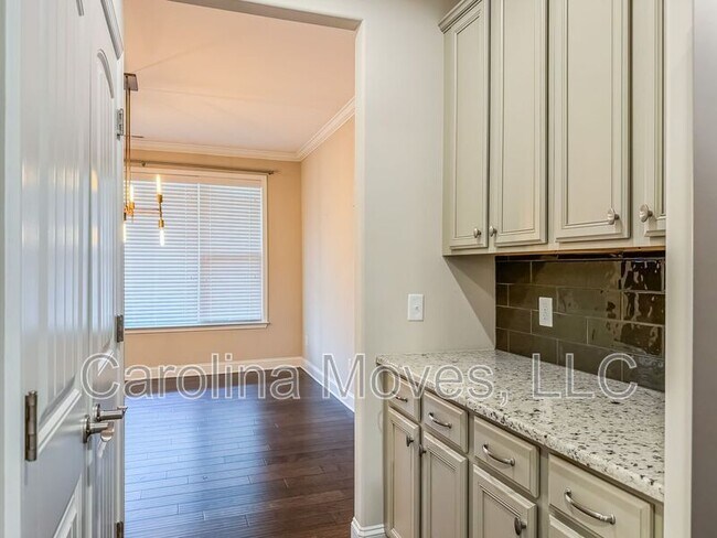 Building Photo - 3 Rocky Meadow Ct