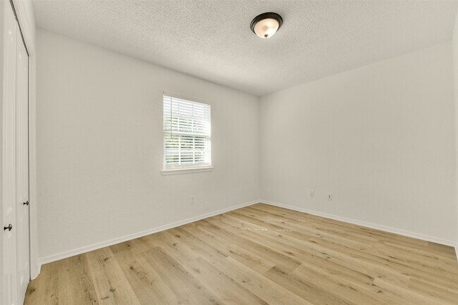 Building Photo - 3727 Thursa Ln