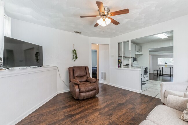 1st Living Room - 3333 Frances Ave