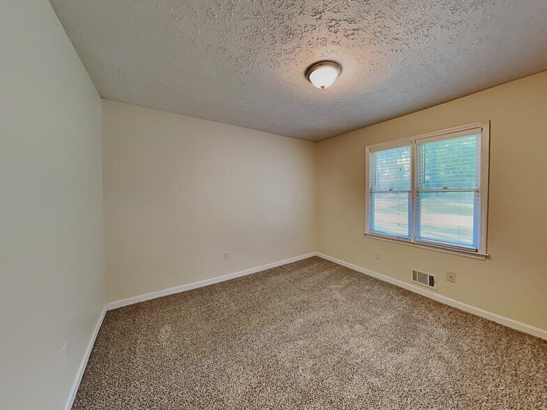 Building Photo - 139 Cedar Ridge Trail