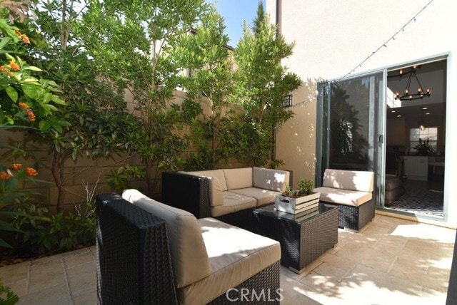 Building Photo - 84 Painted Trellis