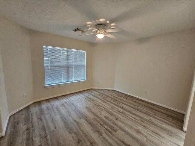 Building Photo - 12503 Rosewood Way Ln
