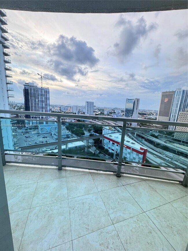 Building Photo - 350 S Miami Ave