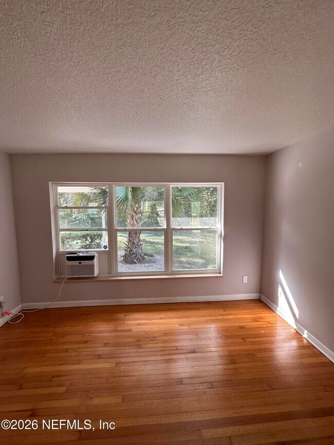 Building Photo - 6117 Clifton Ave