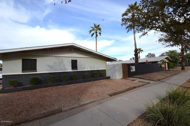 Primary Photo - 1204 W 5th St