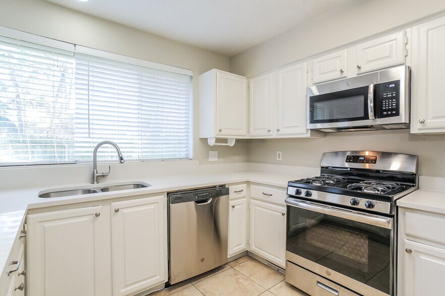 Building Photo - 12603 Mill Ridge Dr