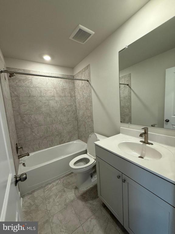 Building Photo - 2257 Marcy Dr