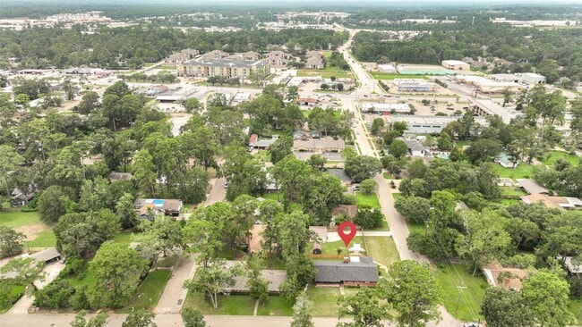 Building Photo - 1703 N Roberson St